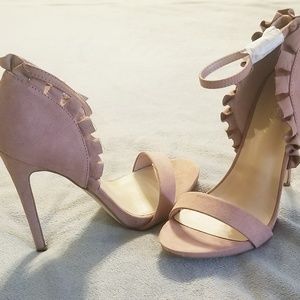 Brand new never worn beautiful blusk pink heels!